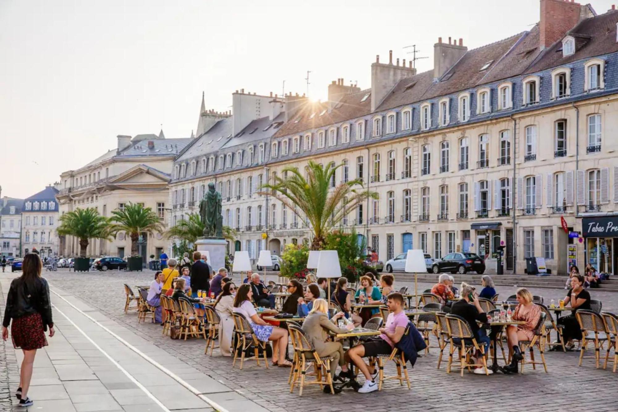 Le Castel D'Orne - Piscine Et Terrasse カーン エクステリア 写真